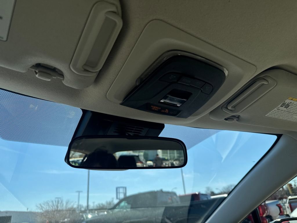 Used 2025 Toyota Corolla LE image 29