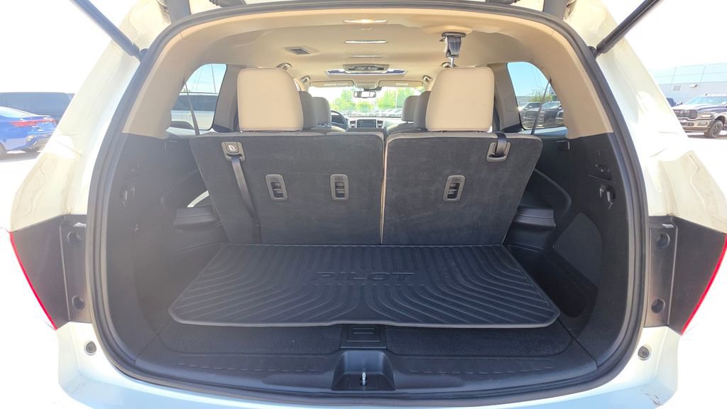 Used 2016 Honda Pilot Touring image 17