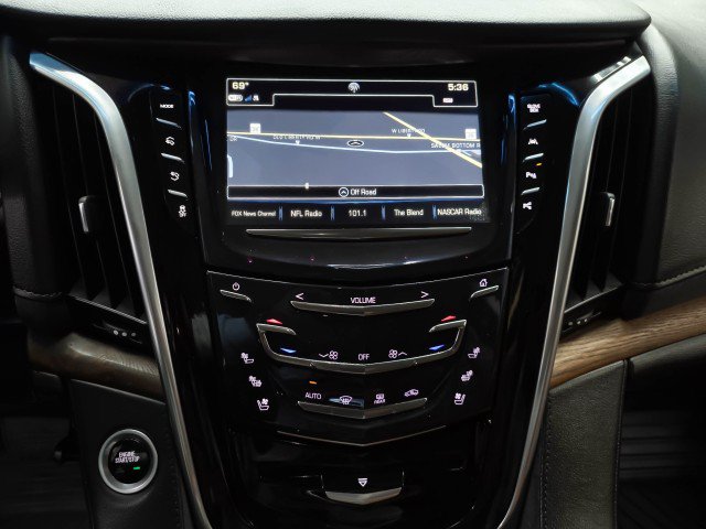 Used 2019 Cadillac Escalade Luxury AWD/4WD image 30