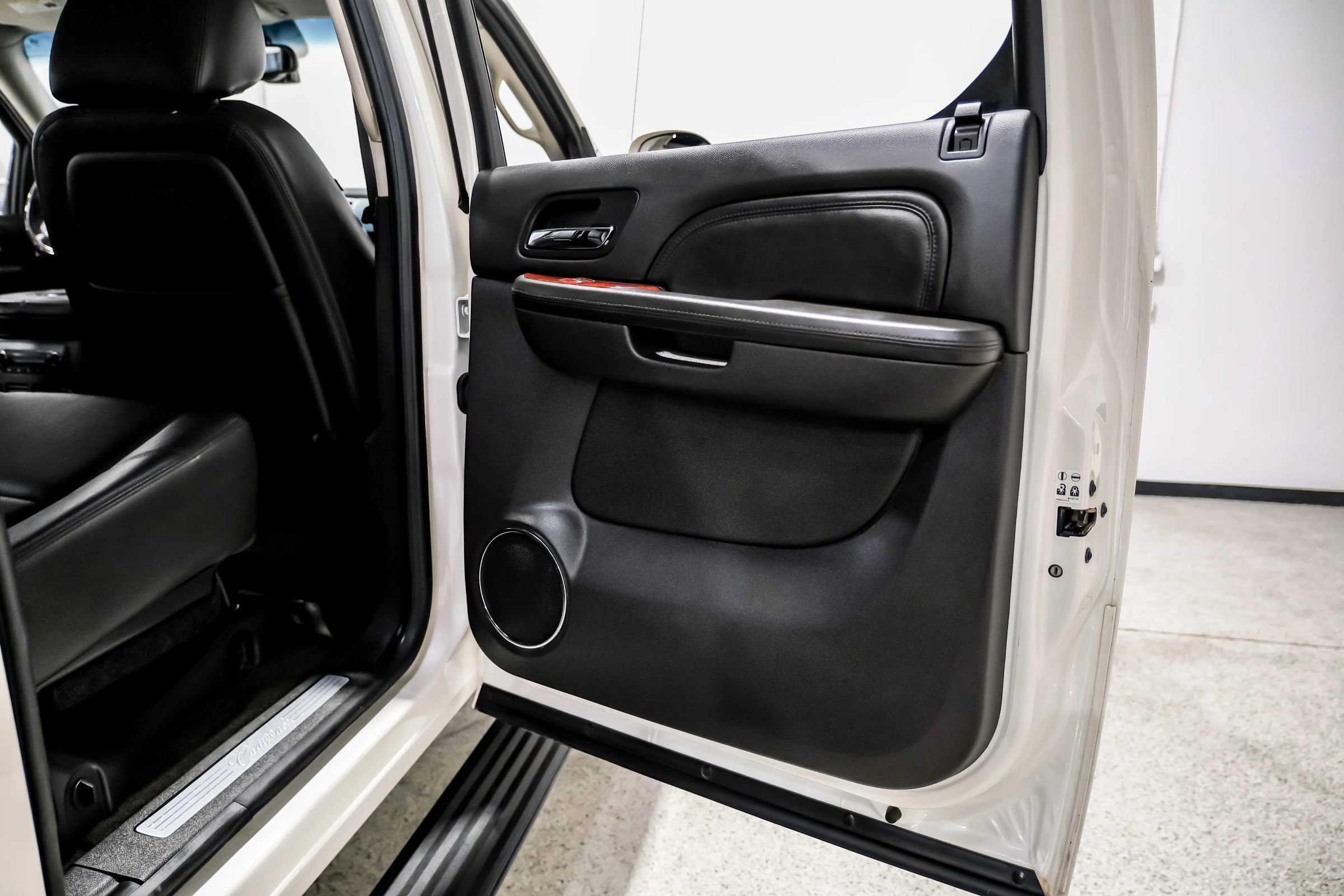 Used 2013 Cadillac Escalade EXT Premium AWD/4WD image 47