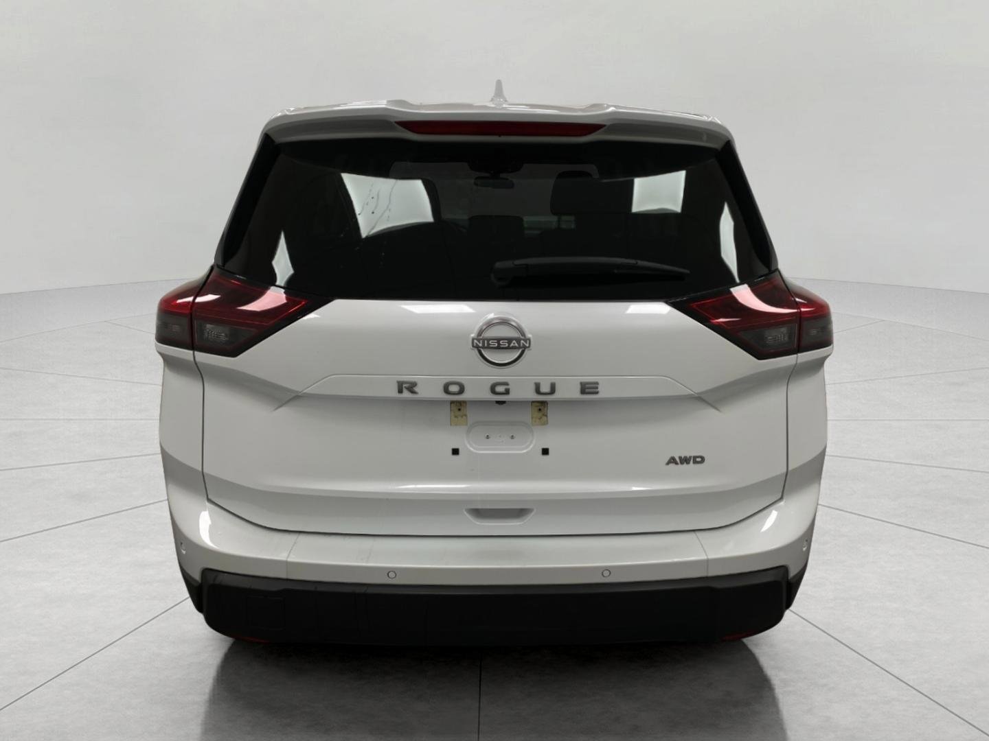 Used 2025 Nissan Rogue SV image 4