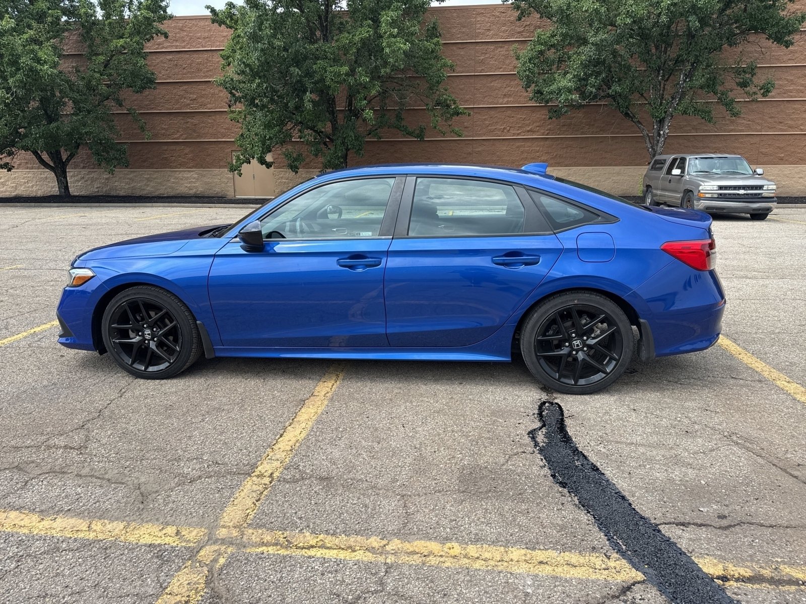 Used 2023 Honda Civic Sport image 2