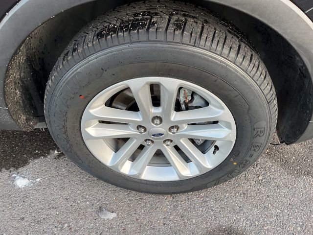 Used 2016 Ford Explorer XLT w/ Equipment Group 202A FWD image 24