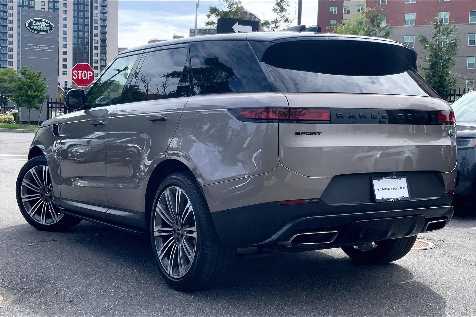 Certified 2023 Land Rover Range Rover Sport SE AWD/4WD image 11