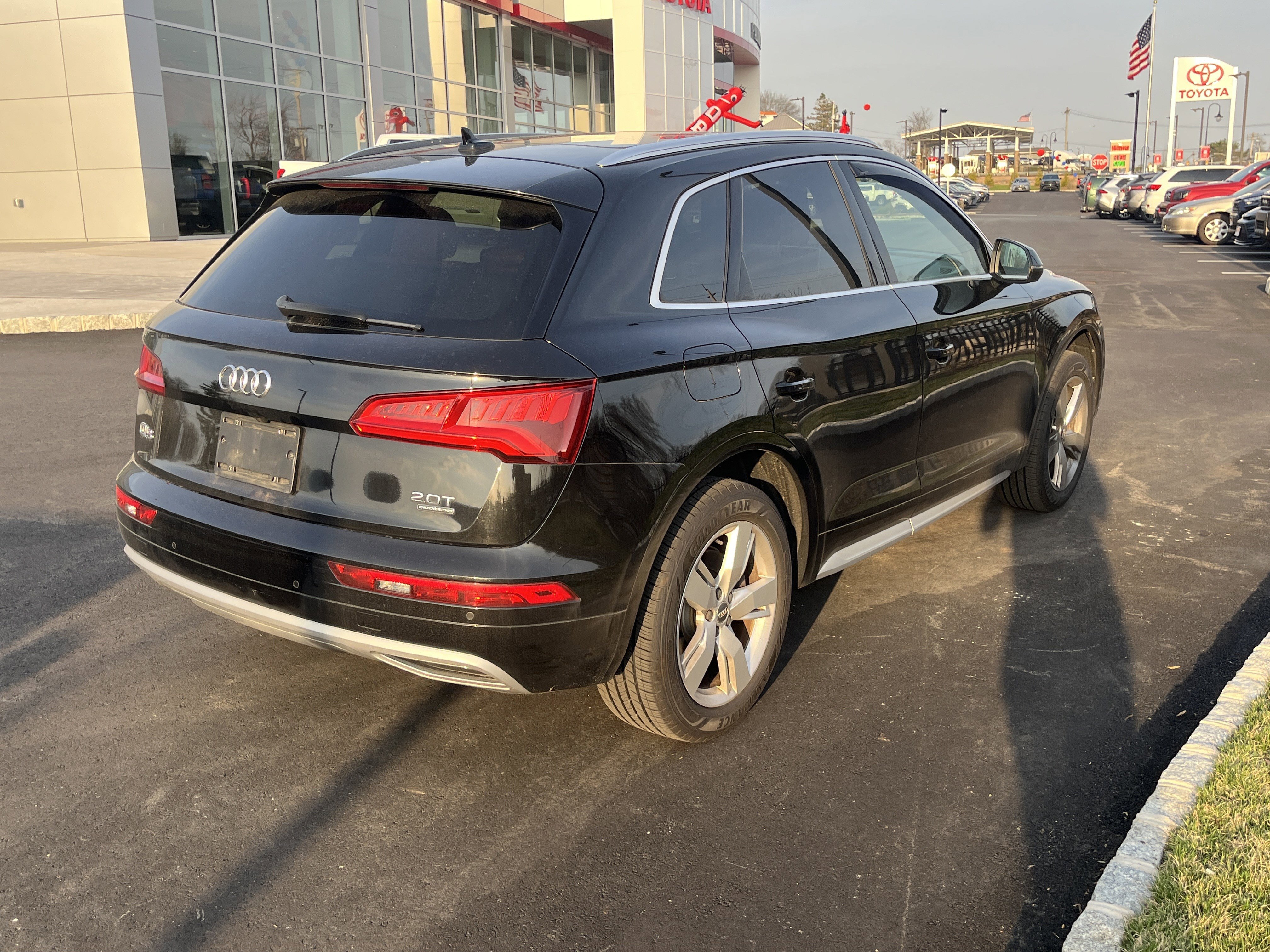 Used 2018 Audi Q5 2.0T Premium Plus w/ Premium Plus Package image 3