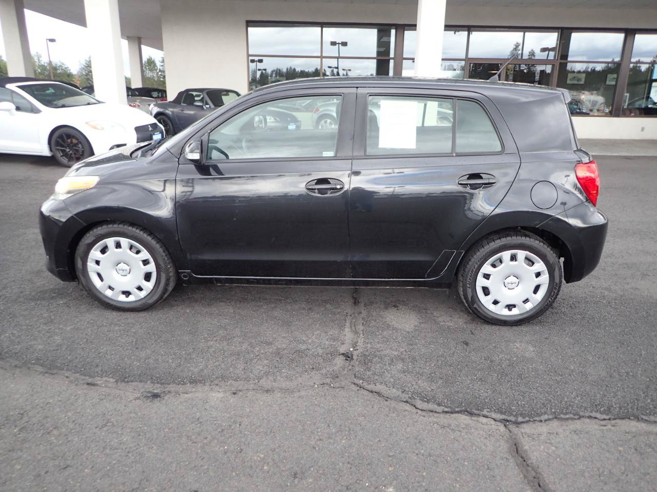 Used 2010 Scion xD FWD image 2