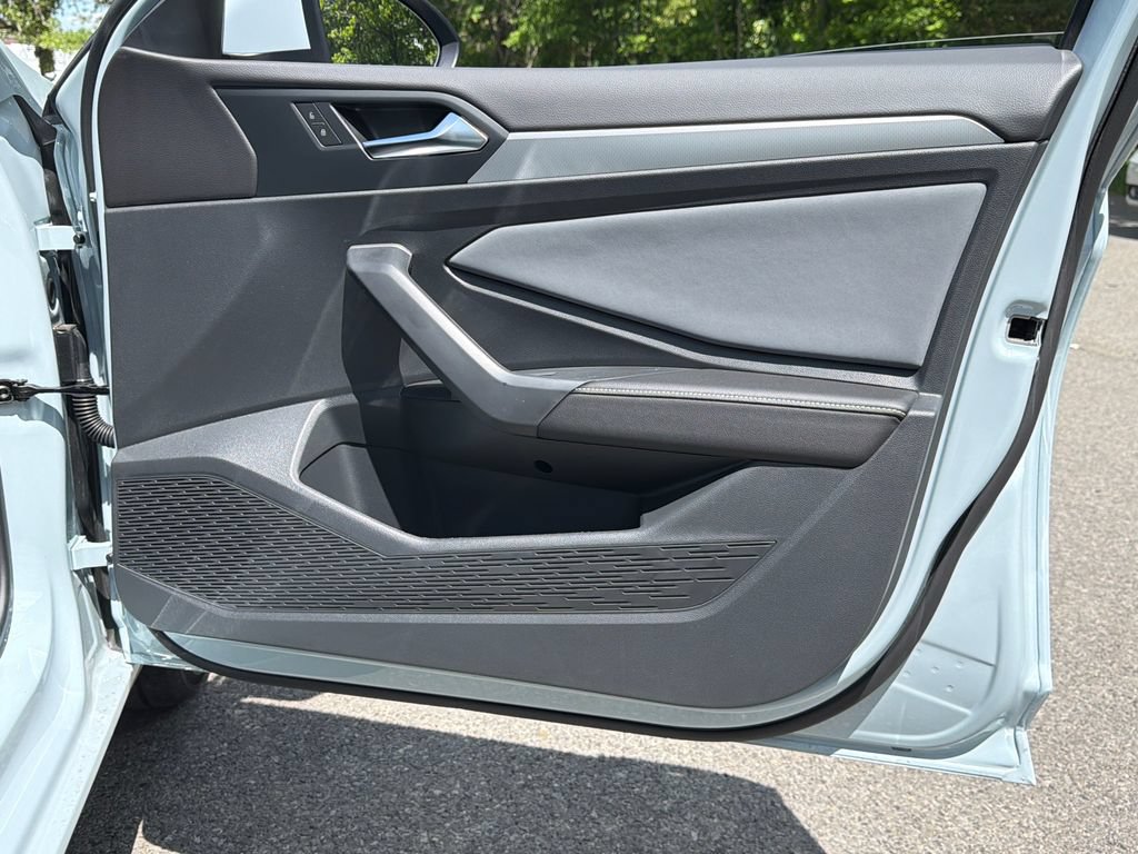 New 2026 Volkswagen Jetta SE FWD image 6
