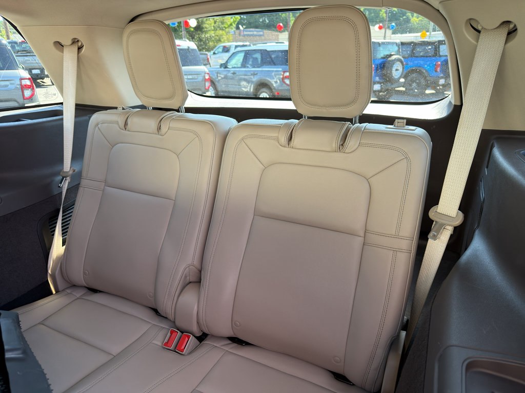 Used 2023 Lincoln Aviator Grand Touring w/ Equipment Group 301A AWD/4WD image 29