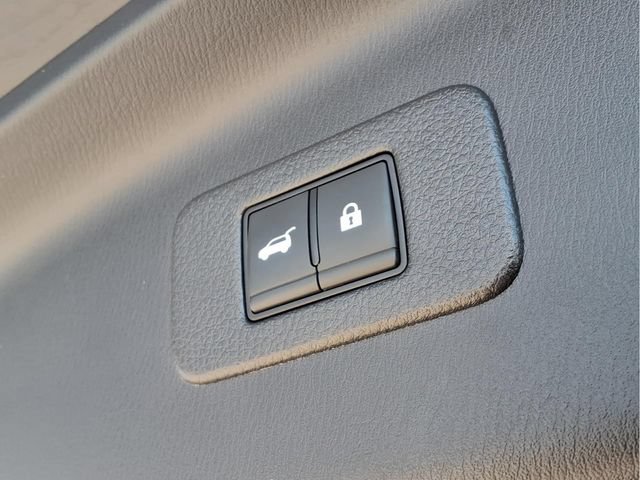 Used 2023 Nissan Armada Platinum w/ Captain's Chairs Package RWD image 30
