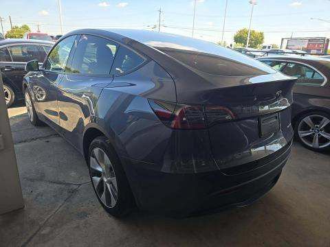 Used 2023 Tesla Model Y Long Range AWD/4WD image 3