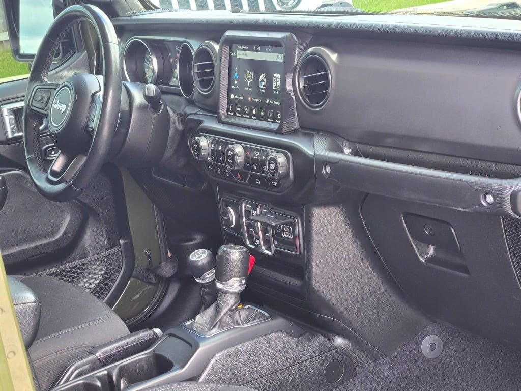 Used 2021 Jeep Gladiator Willys image 6