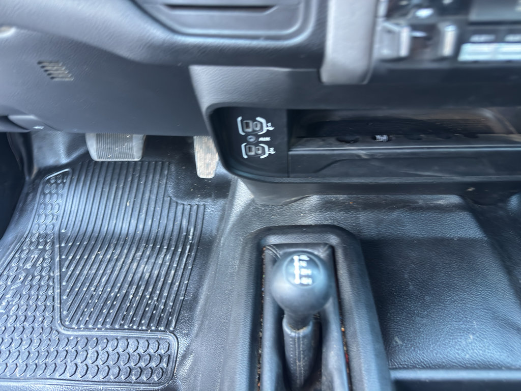 Used 2022 RAM 3500 Tradesman w/ Chrome Appearance Group AWD/4WD image 17