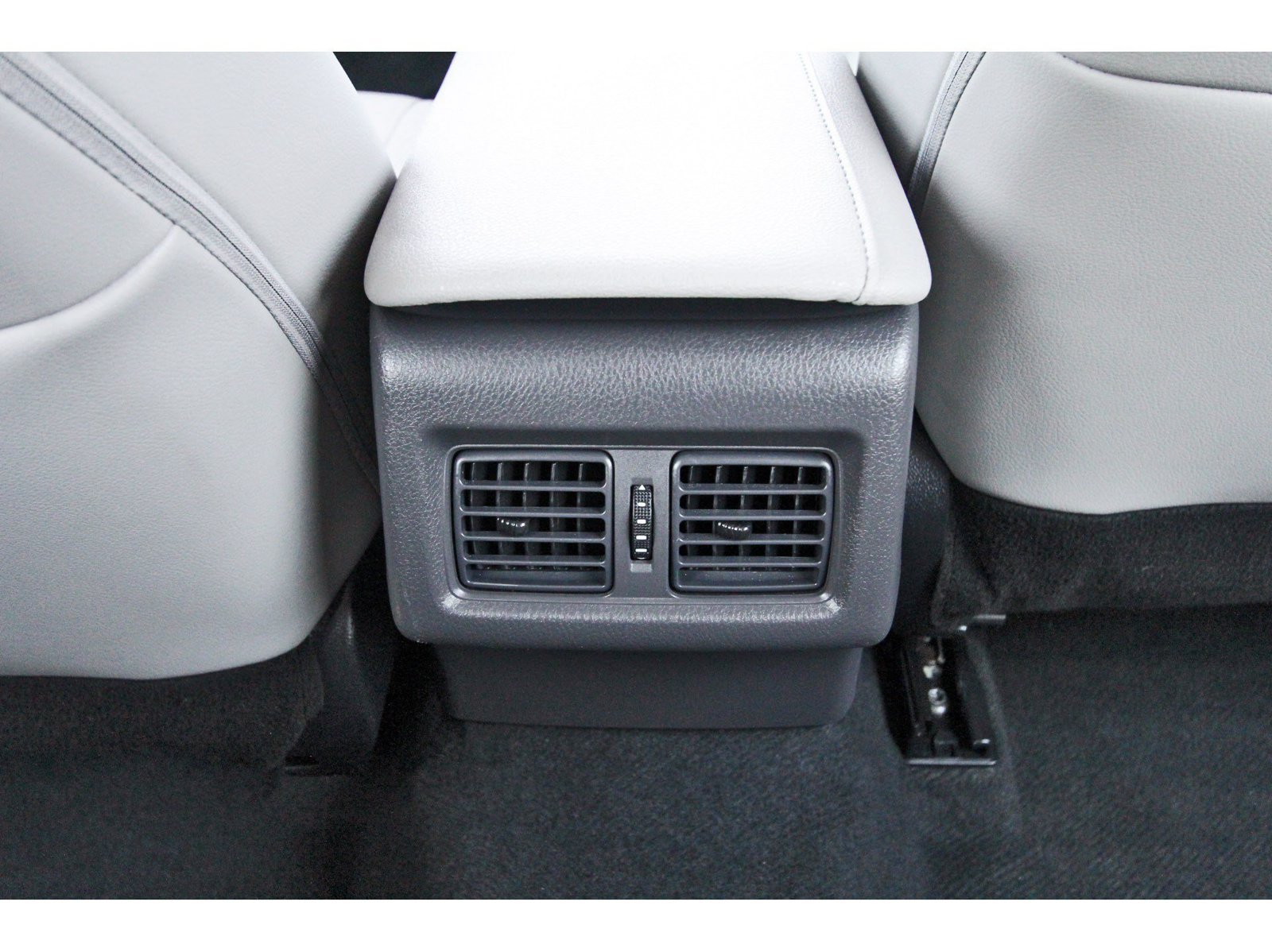 Used 2024 Toyota Camry XSE FWD image 15