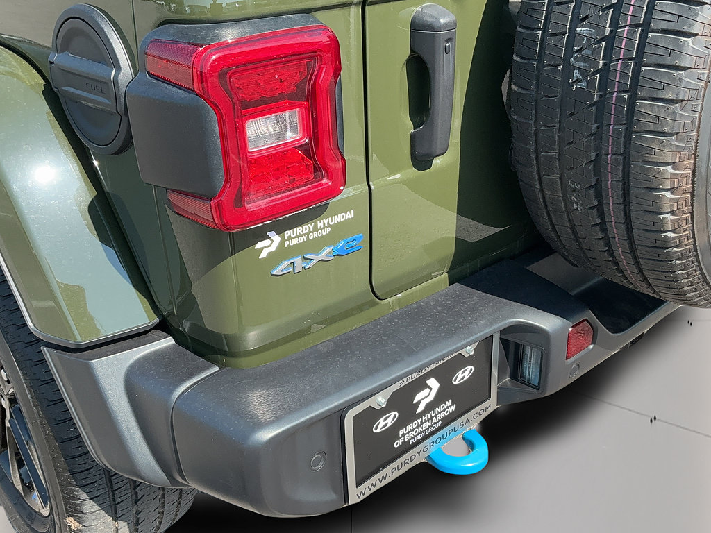 Used 2023 Jeep Wrangler Unlimited Sahara w/ Cold Weather Group AWD/4WD image 42