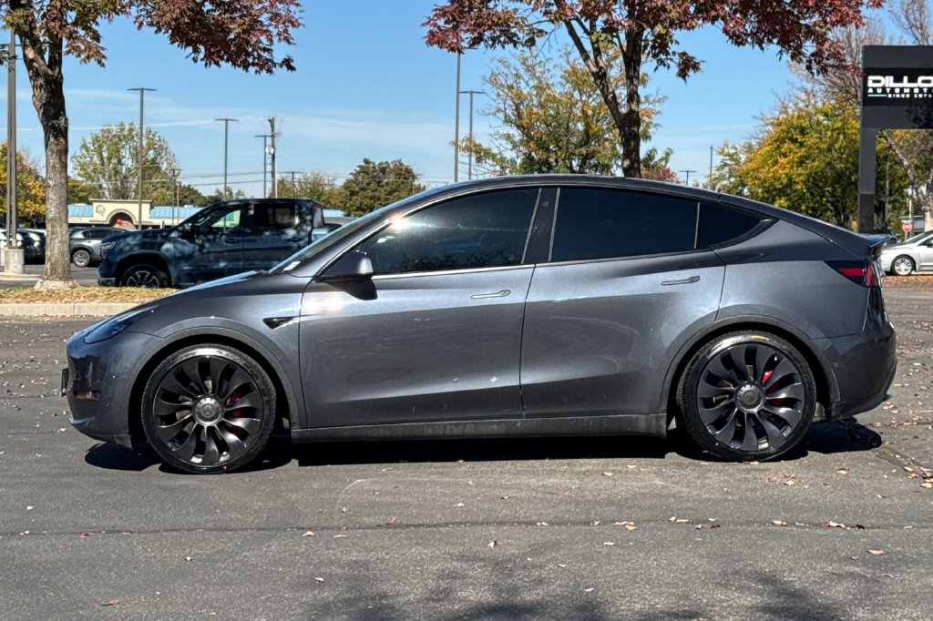 Used 2022 Tesla Model Y Performance AWD/4WD image 10