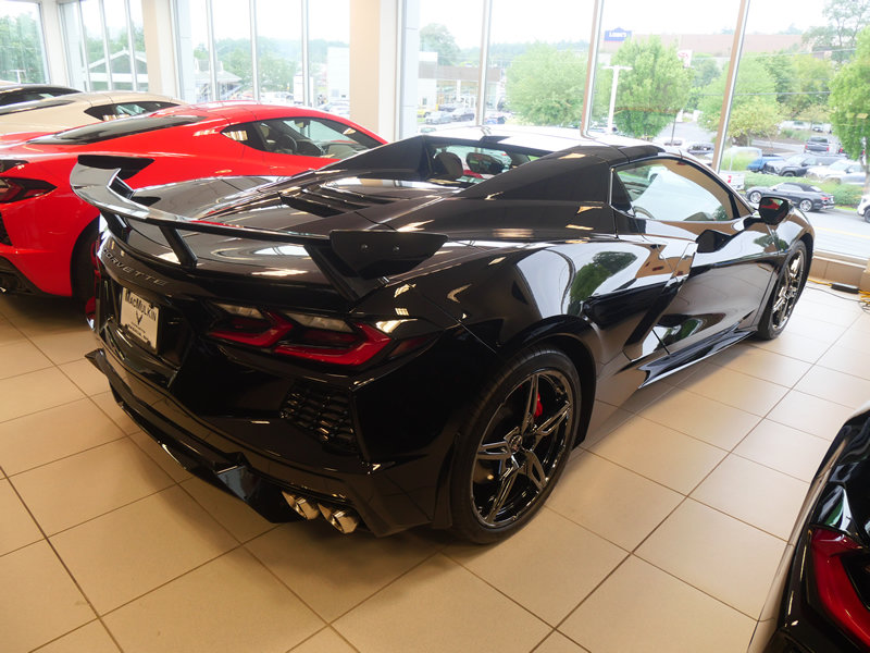Used 2024 Chevrolet Corvette Stingray Preferred Conv w/ Chrome Exterior Badge Package RWD image 4