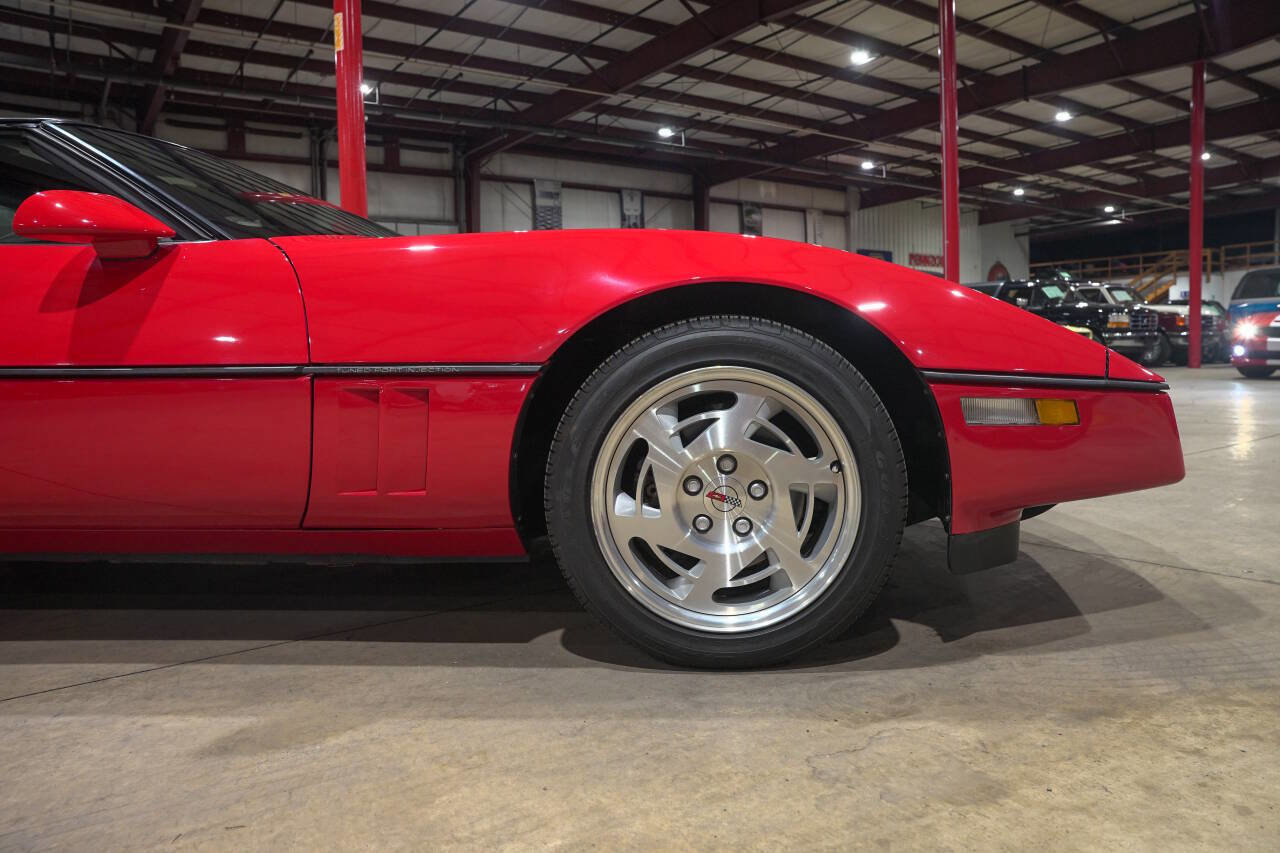 Used 1990 Chevrolet Corvette Coupe RWD image 11