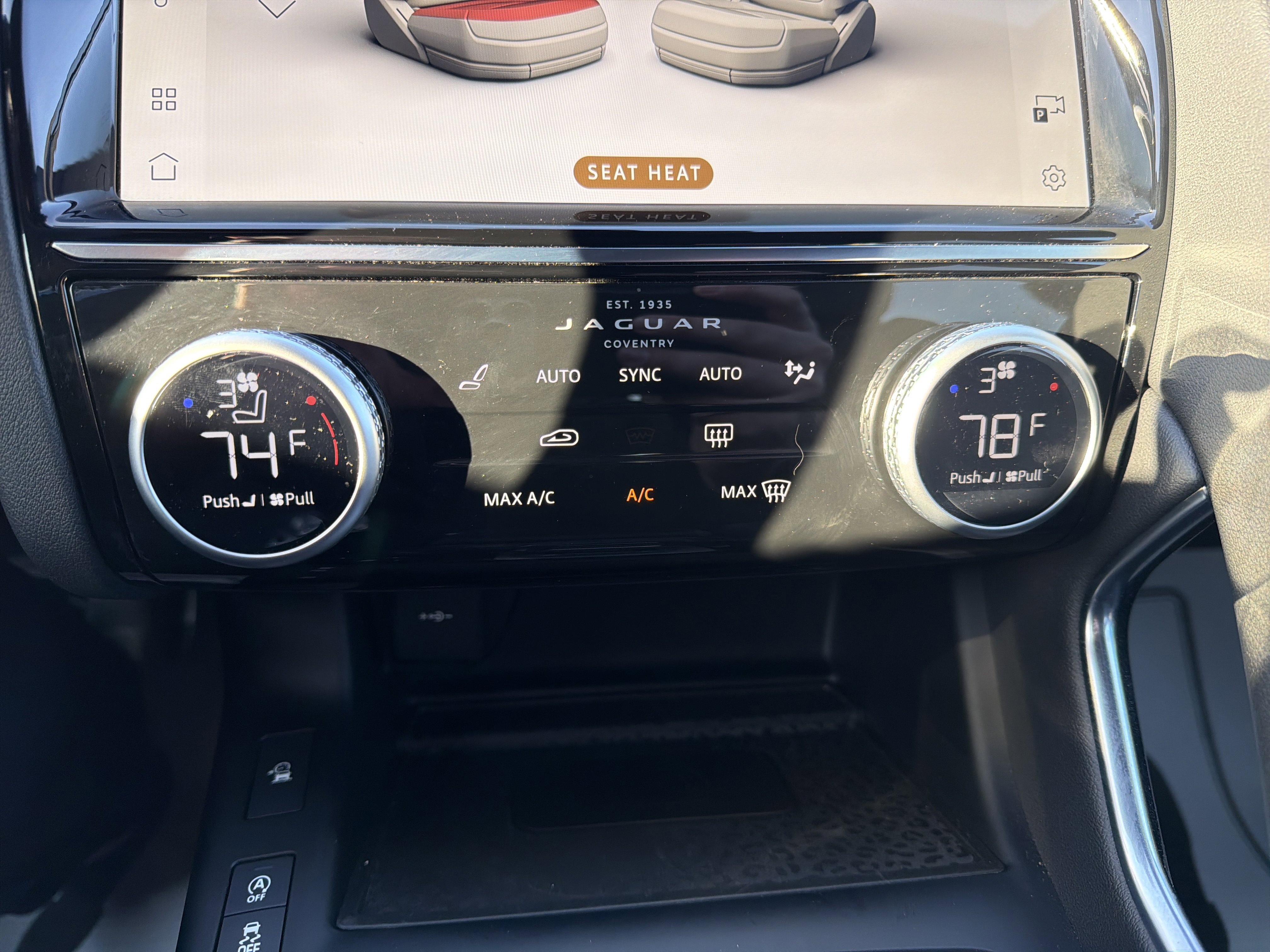 Used 2024 Jaguar E-PACE R-Dynamic SE image 29