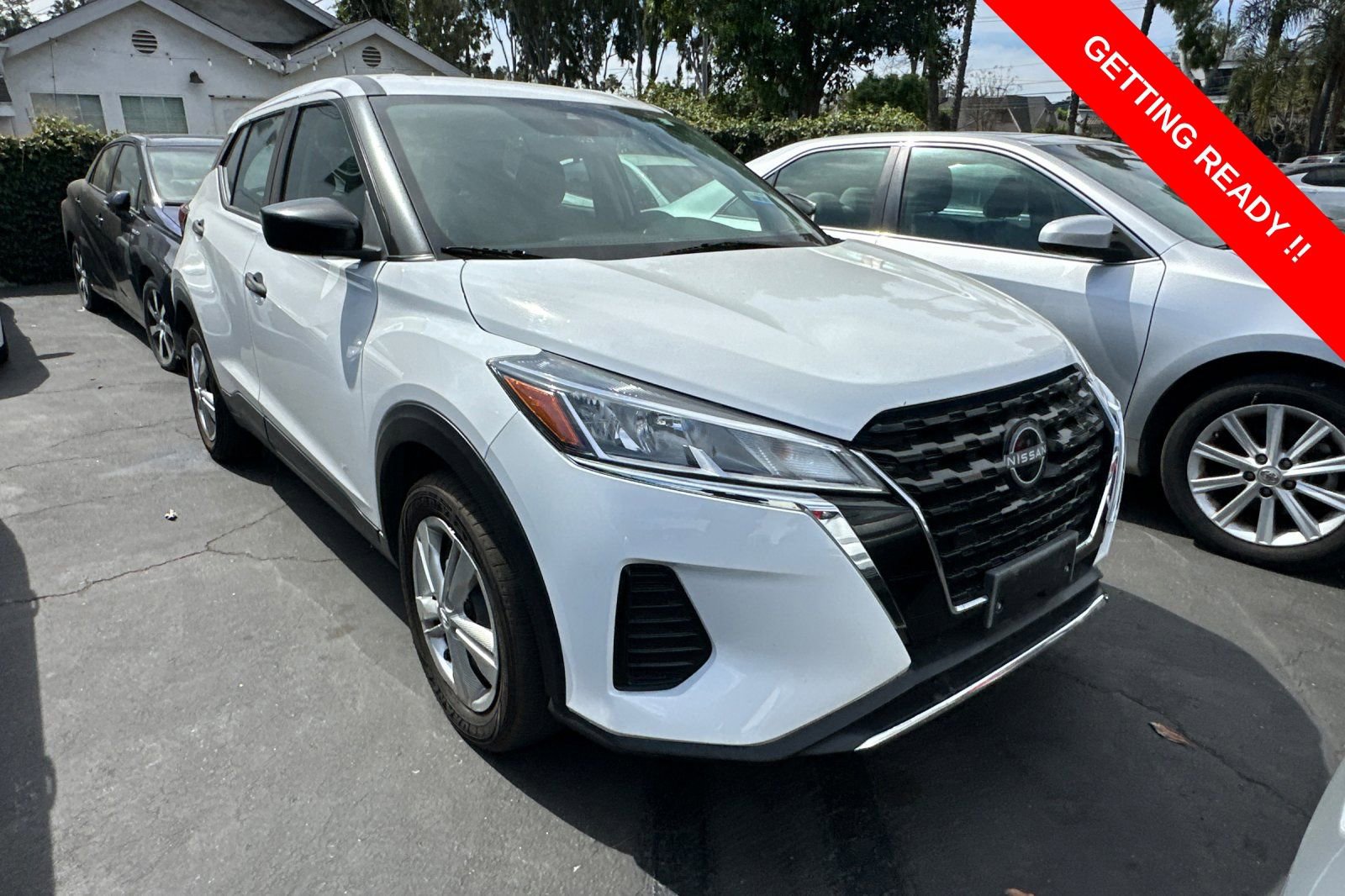 Used 2023 Nissan Kicks S image 2