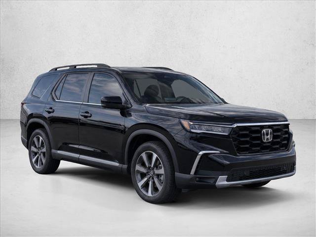 Used 2025 Honda Pilot Touring image 3