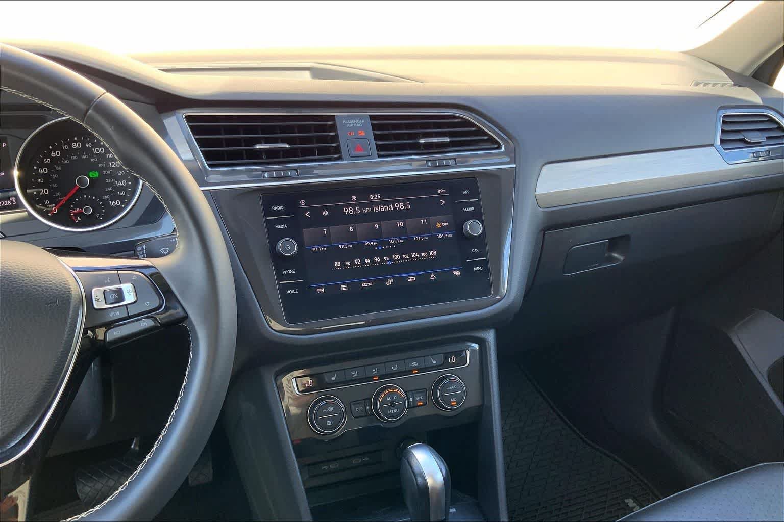 Used 2021 Volkswagen Tiguan SE FWD image 15