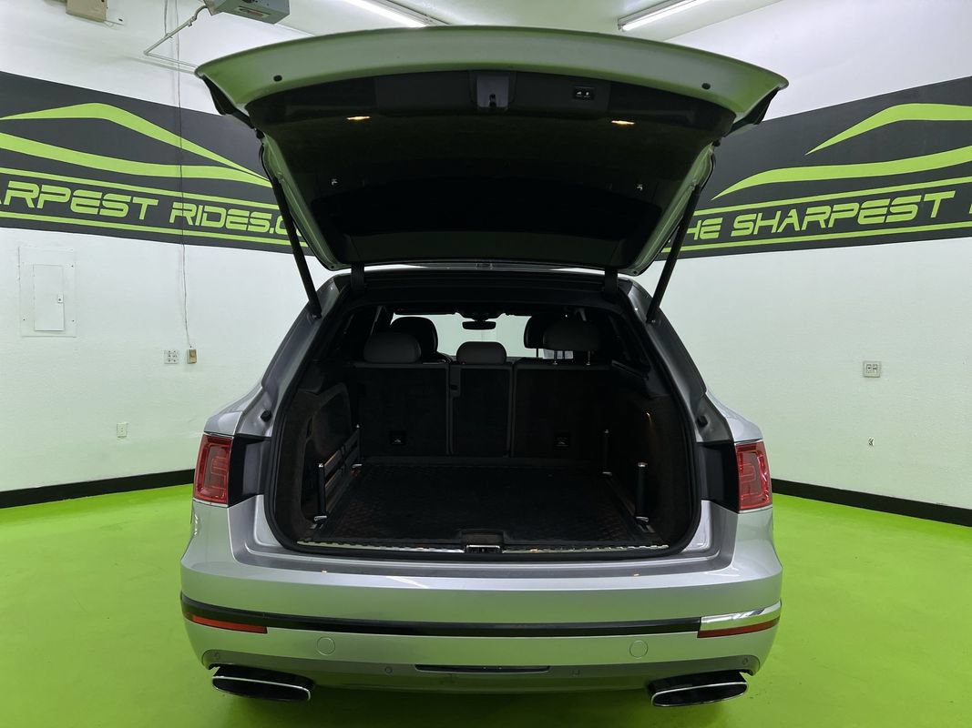 Used 2018 Bentley Bentayga AWD/4WD image 9