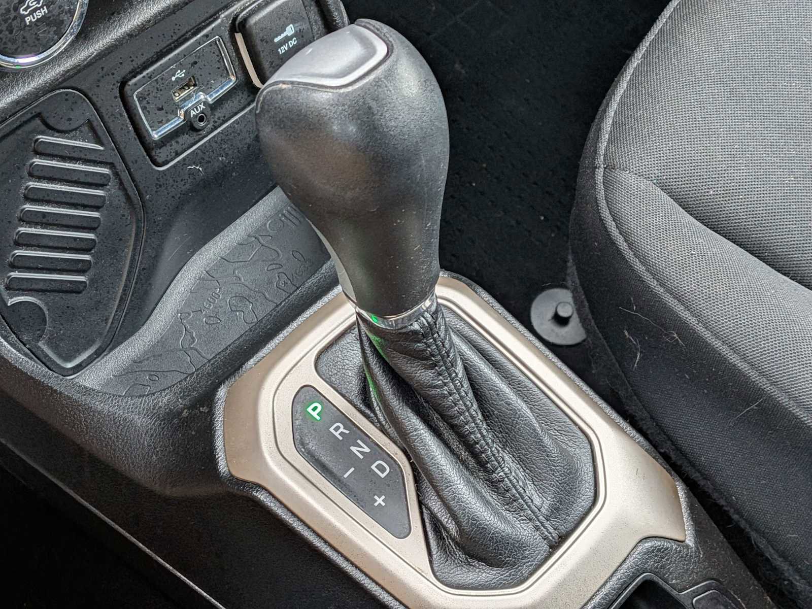 Used 2015 Jeep Renegade Latitude image 28