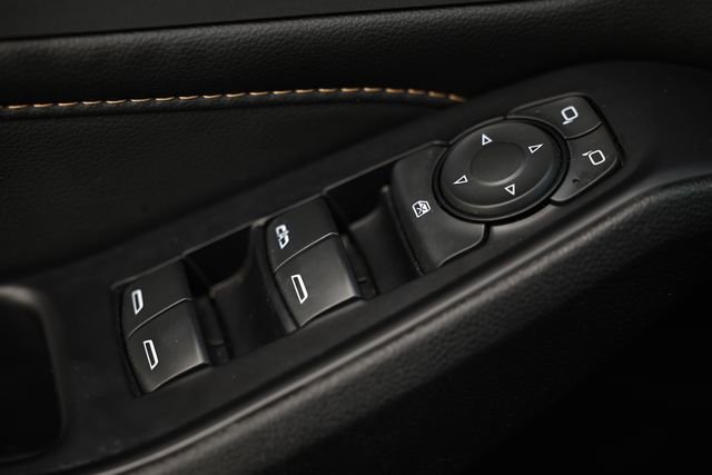 Used 2020 Chevrolet Traverse LT w/ Driver Confidence II Package image 16