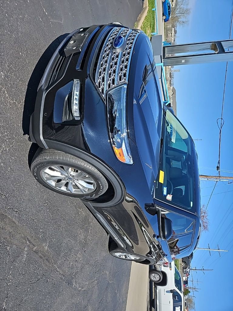 Used 2020 Ford Explorer Limited image 3