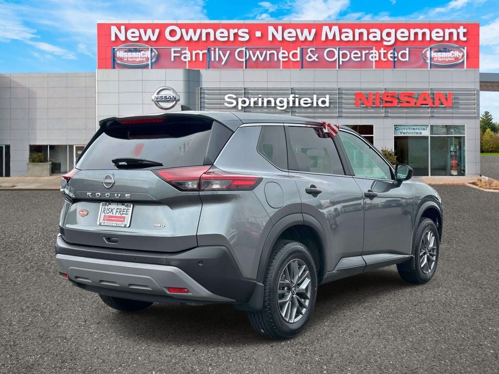 Used 2023 Nissan Rogue S AWD/4WD image 5