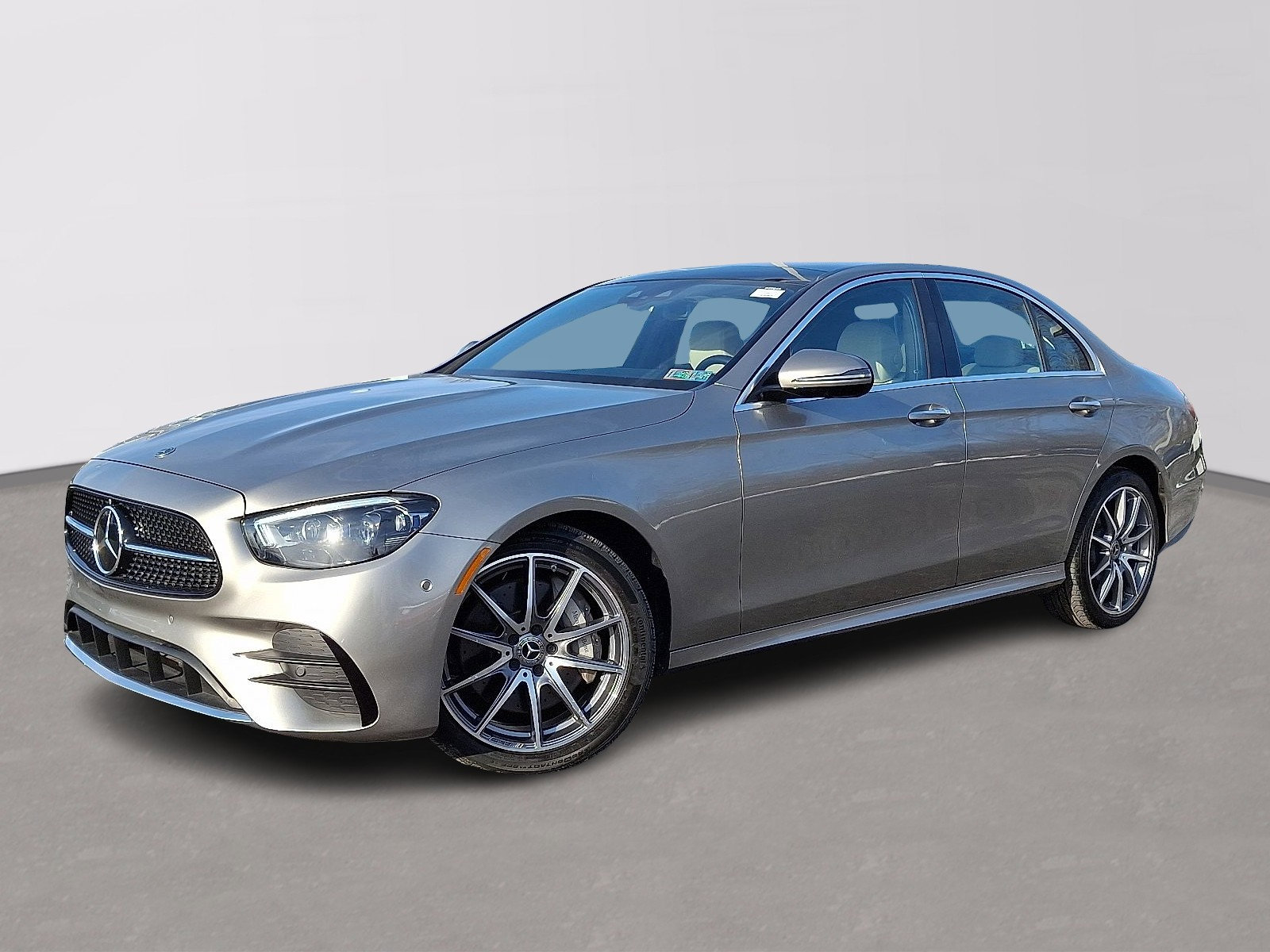 Used 2023 Mercedes-Benz E 350 4MATIC Sedan image 1