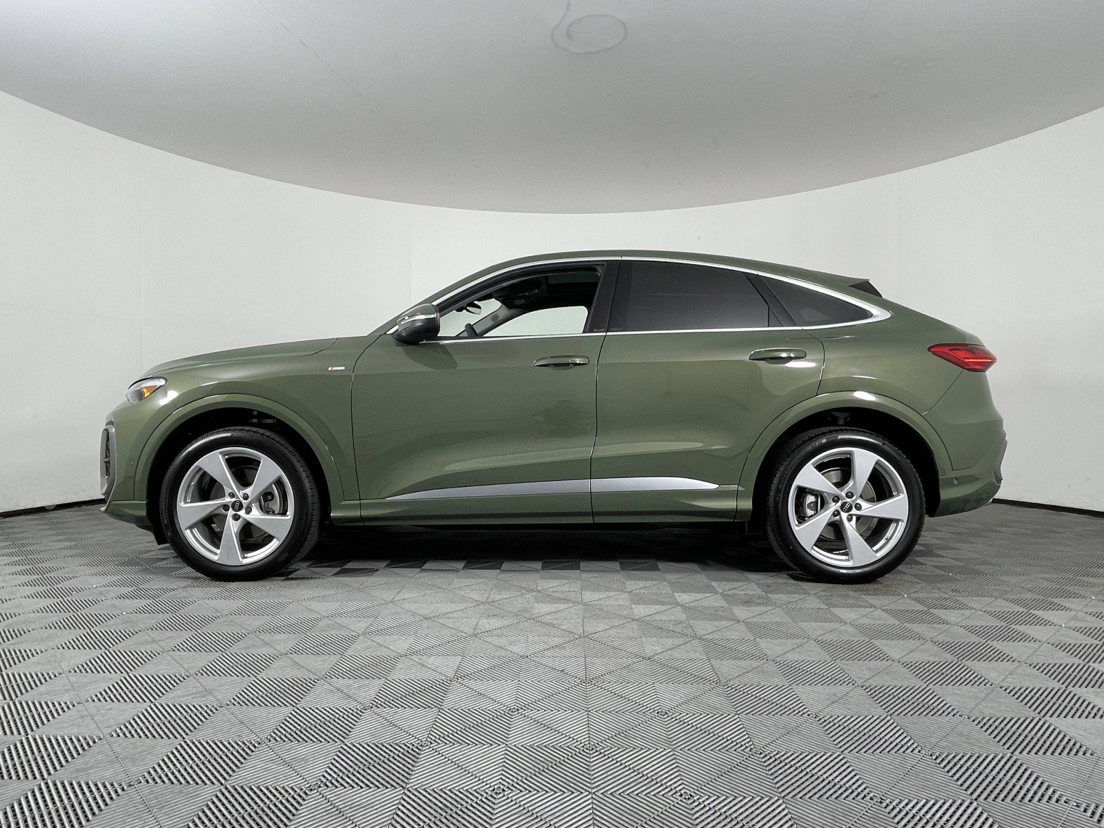 New 2025 Audi Q5 Prestige image 11