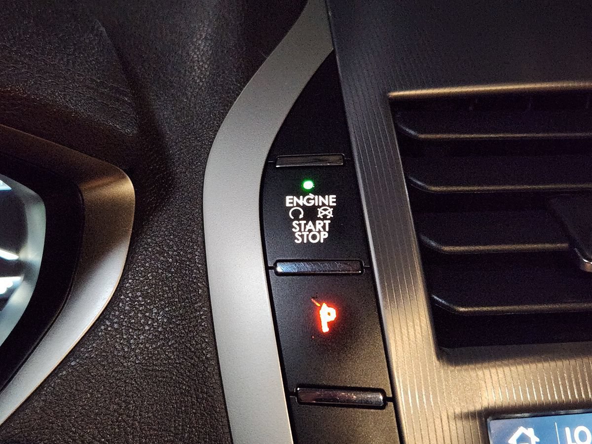 Used 2020 Lincoln MKZ Hybrid w/ Convenience Package FWD image 42