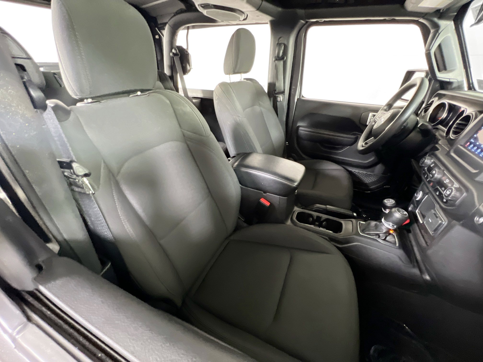 Used 2022 Jeep Wrangler Sport image 25