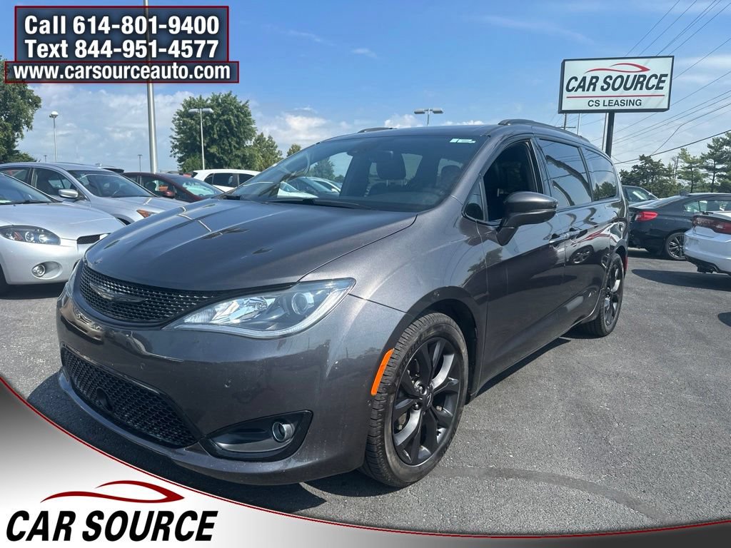 Used 2019 Chrysler Pacifica Limited w/ Advanced Safetytec Group FWD image 2