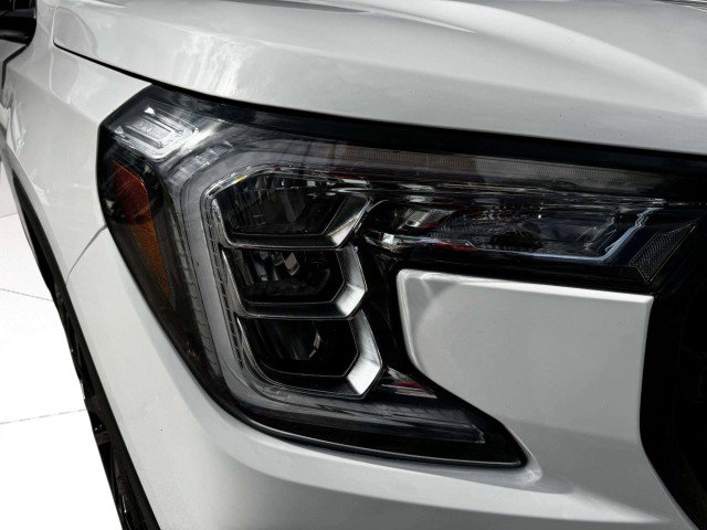 Used 2022 GMC Terrain SLE w/ Driver Convenience Package image 12