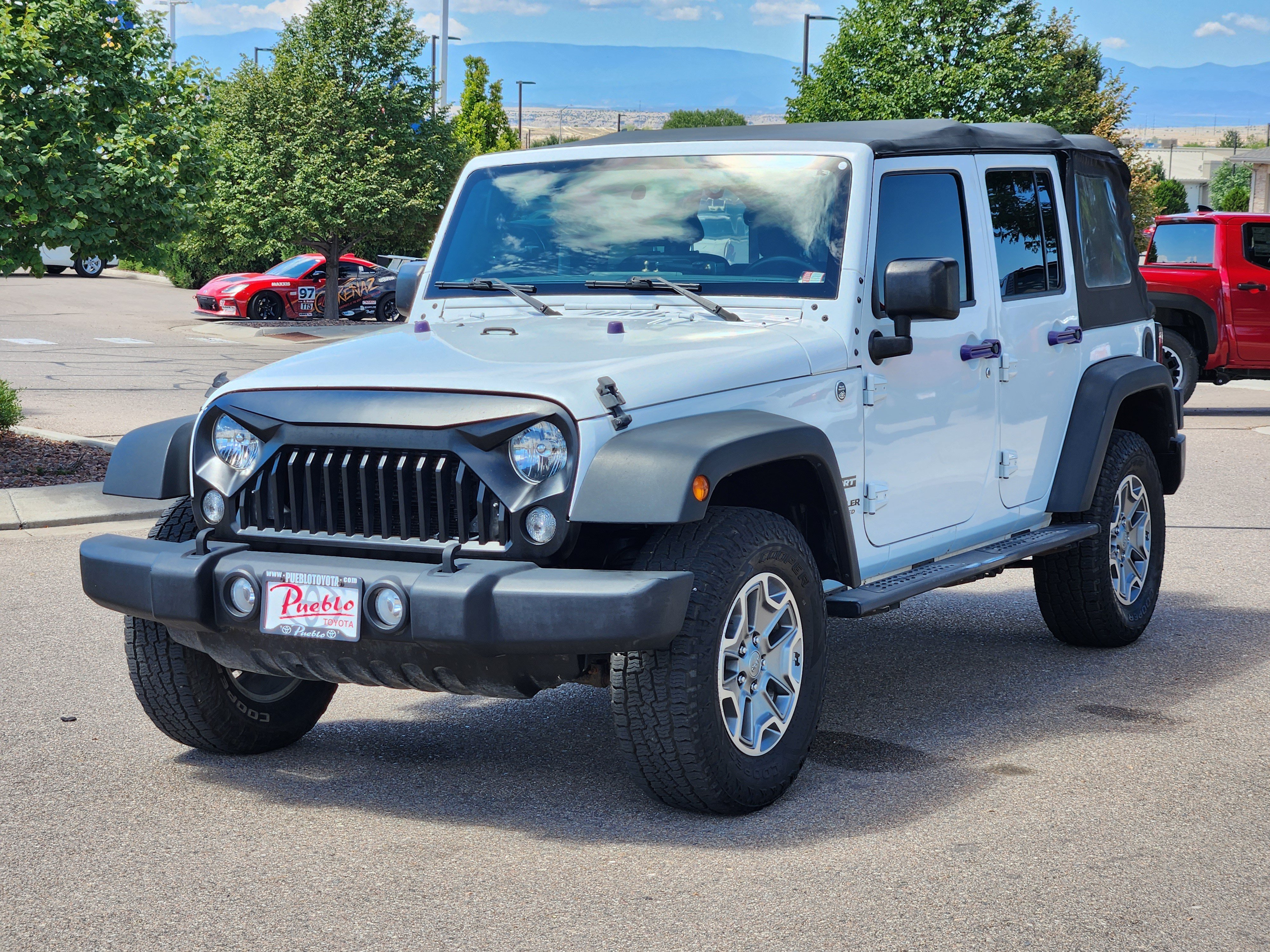 Used 2015 Jeep Wrangler Unlimited Sport w/ Connectivity Group AWD/4WD image 4