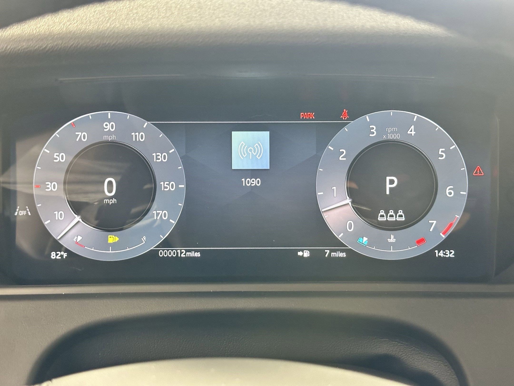 New 2026 Land Rover Range Rover Velar S image 16