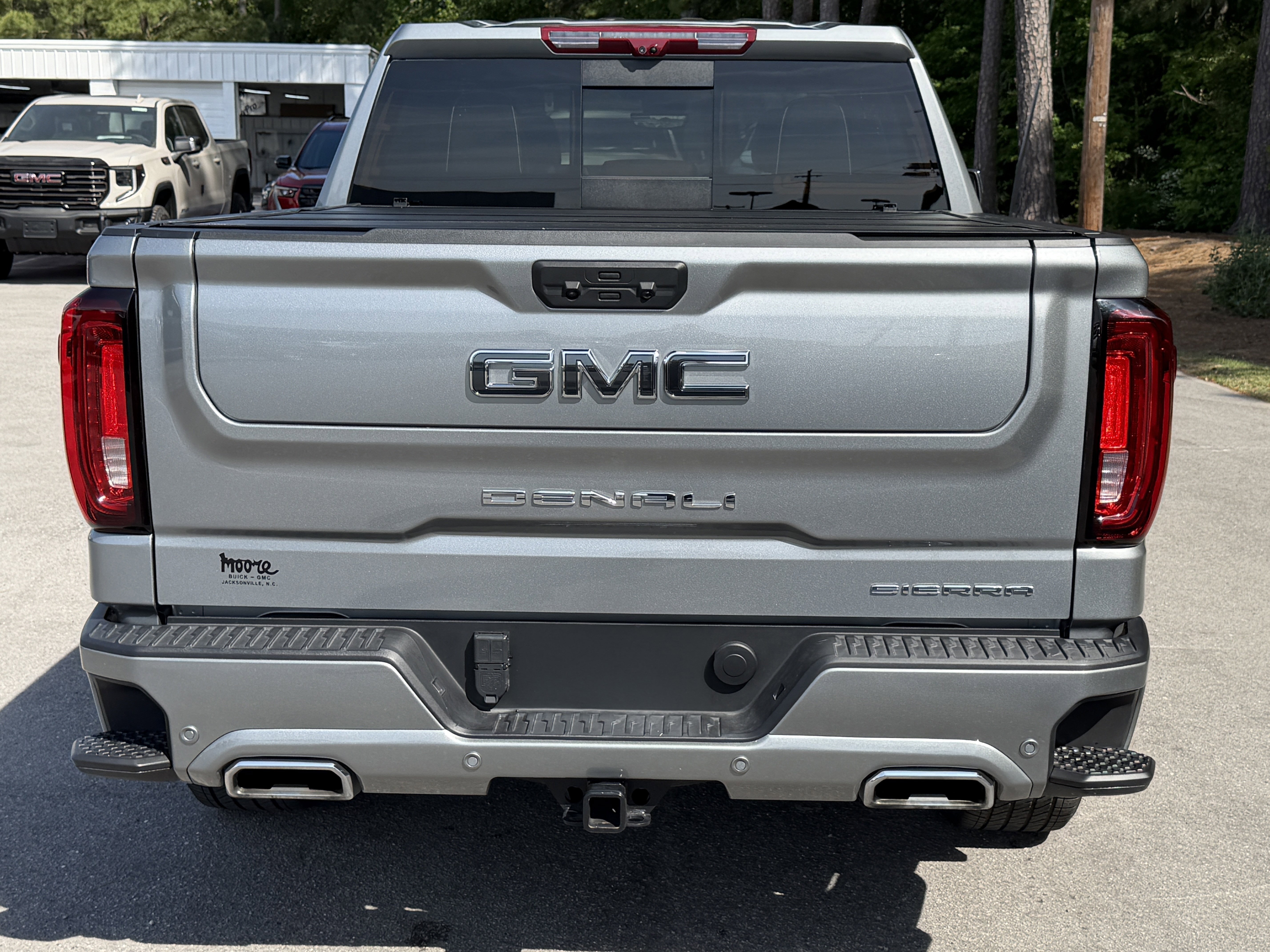 Used 2024 GMC Sierra 1500 Denali Ultimate AWD/4WD image 9