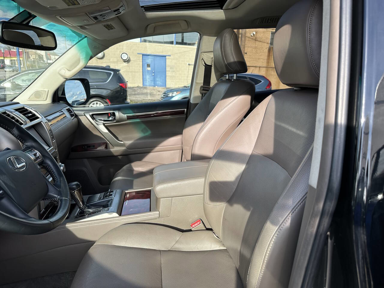 Used 2012 Lexus GX 460 image 22