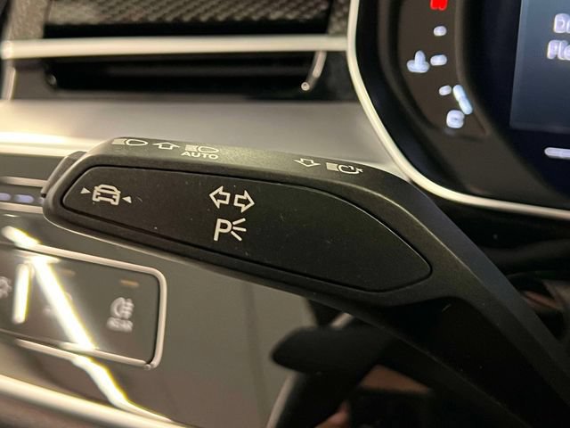 Used 2023 Audi S8 AWD/4WD image 23