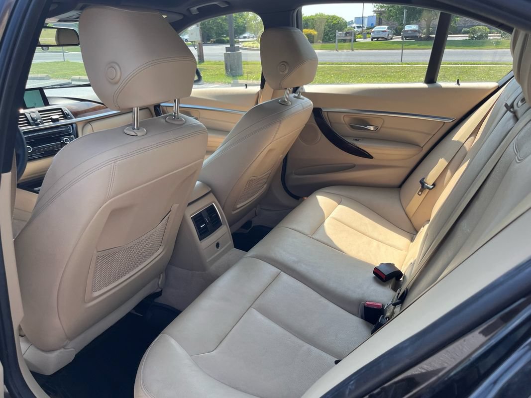 Used 2016 BMW 328i Sedan RWD image 11