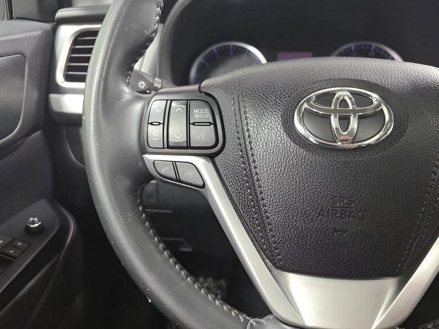 Used 2019 Toyota Highlander SE AWD/4WD image 26