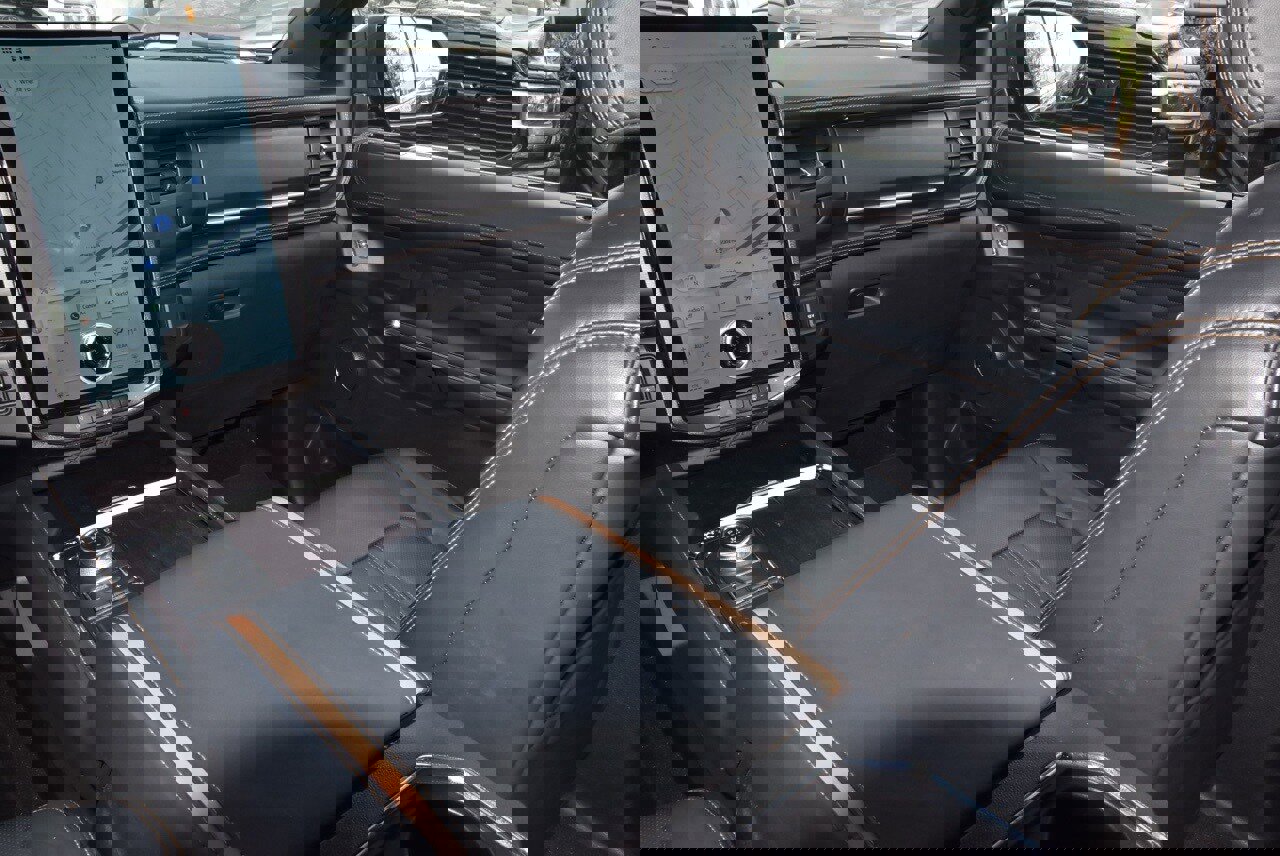 Used 2023 Ford Expedition Platinum image 18