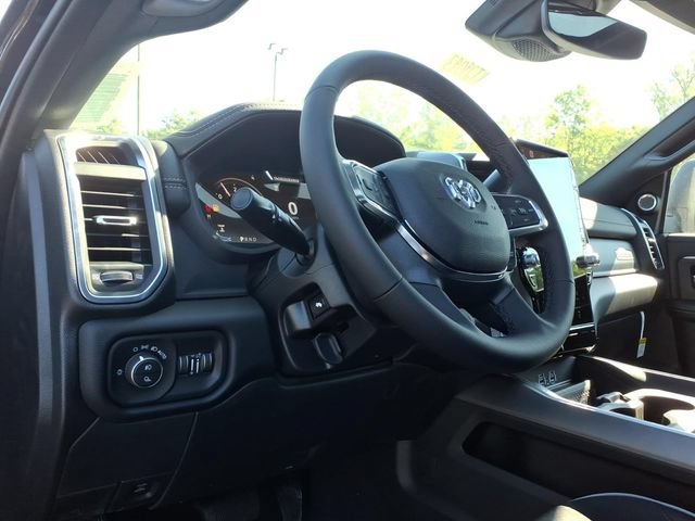 New 2026 RAM 2500 Laramie AWD/4WD image 14