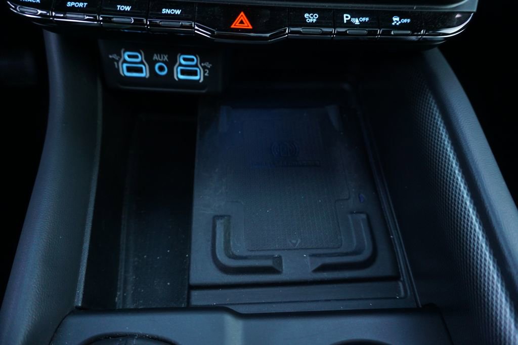 Used 2023 Dodge Durango R/T w/ Tow 'N Go Package AWD/4WD image 18