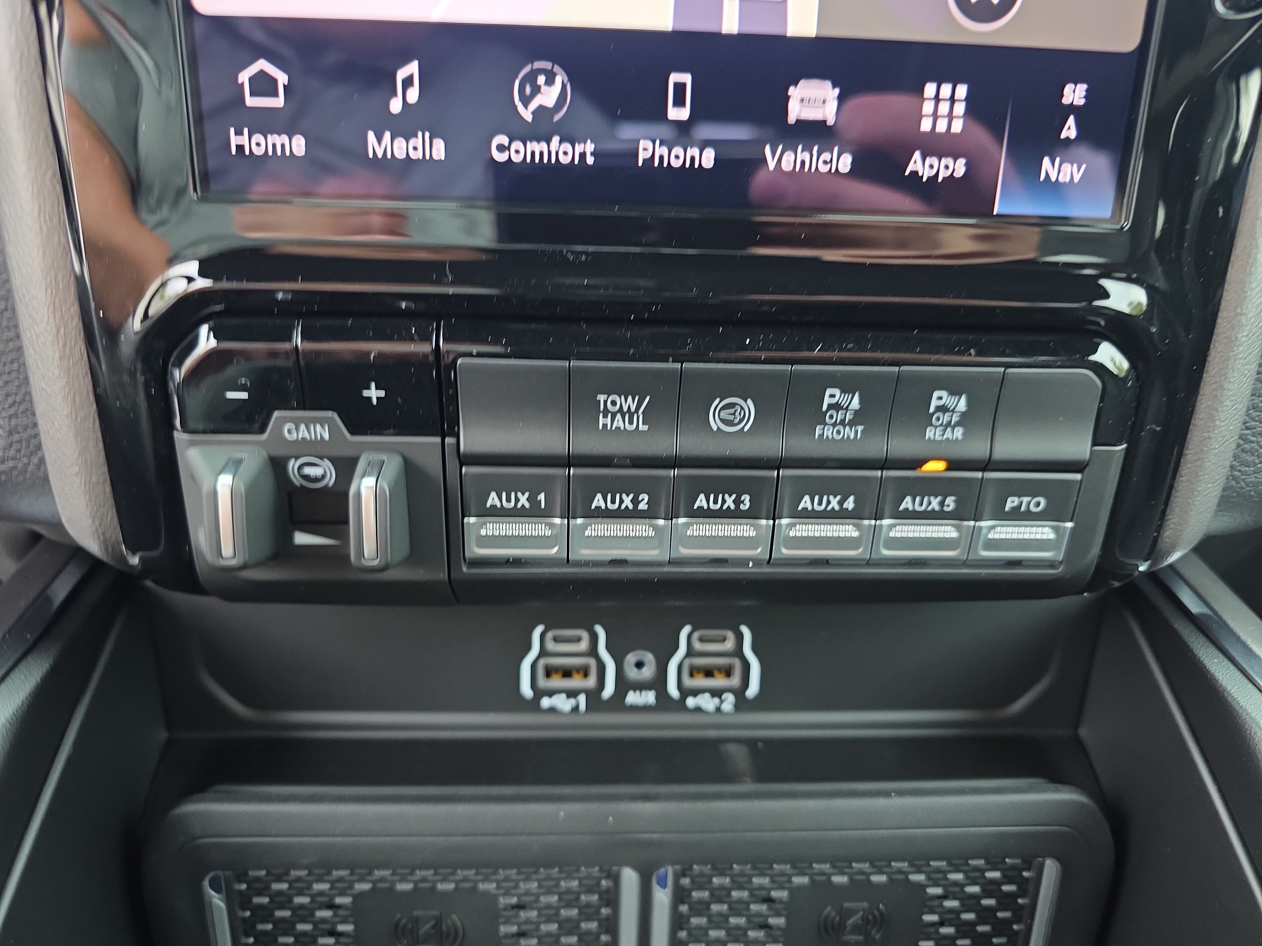New 2027 RAM 3500 4x4 Crew Cab DRW image 6