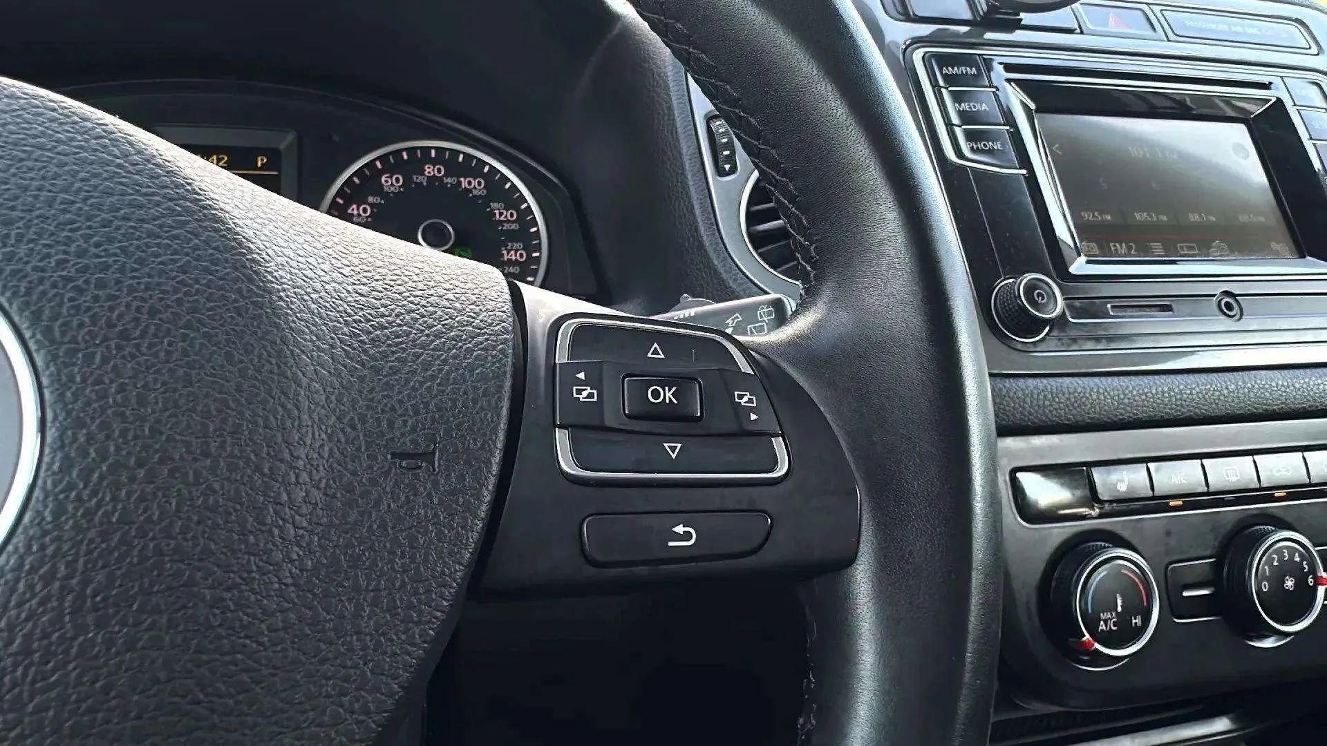 Used 2016 Volkswagen Tiguan S image 31