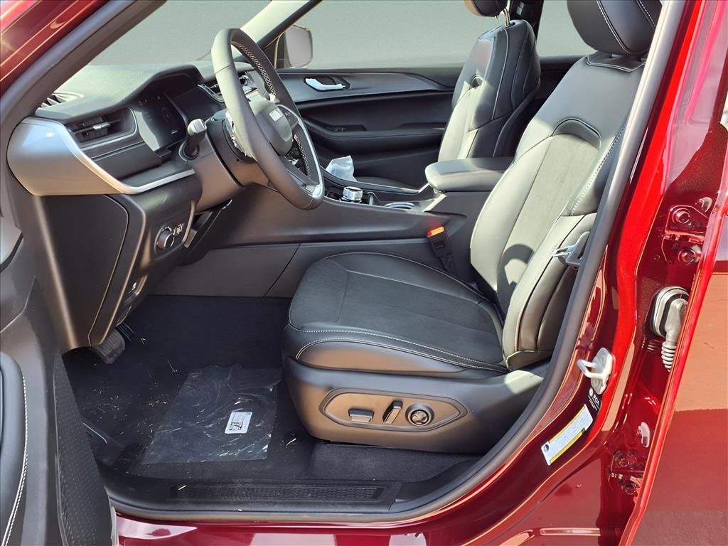 New 2025 Jeep Grand Cherokee L Altitude image 22