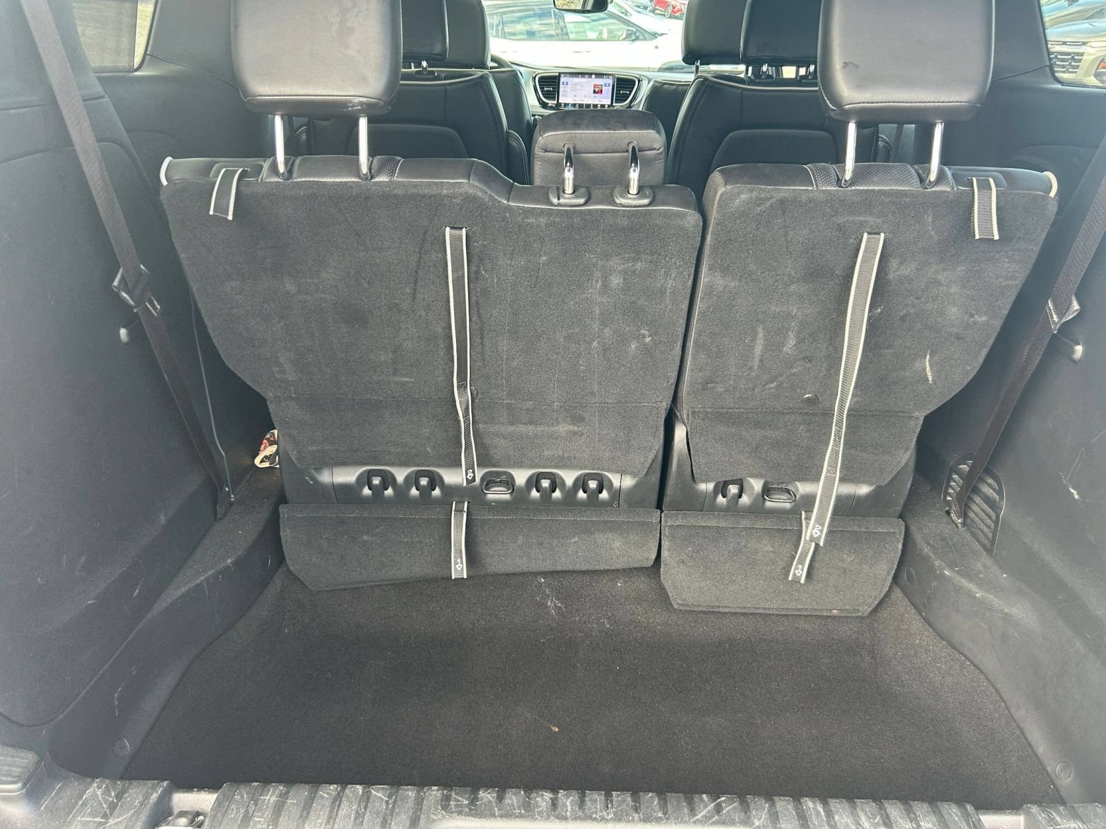 Used 2025 Chrysler Pacifica Limited FWD image 29